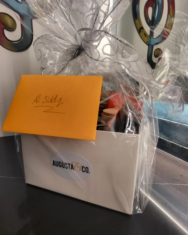 We love a good basket from @augustaandco with local goodies to share with our artists! 

Thanks to Ali Siddiq for coming out to Augusta! 

#supportlocal #bellauditorium #comedy #augustaga #alisiddiq #downtownaugusta