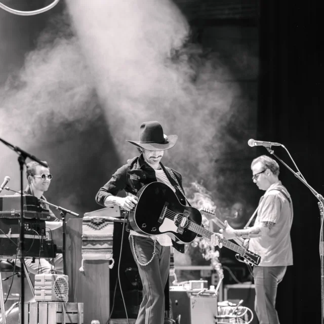 🎶He might have been far from his hometown, but Augusta, GA showed 𝘙𝘺𝘢𝘯 𝘉𝘪𝘯𝘨𝘩𝘢𝘮 & 𝘛𝘩𝘦 𝘛𝘦𝘹𝘢𝘴 𝘎𝘦𝘯𝘵𝘭𝘦𝘮𝘢𝘯 love last night! Can't wait to these guys back again!

📸 Keith Simpson